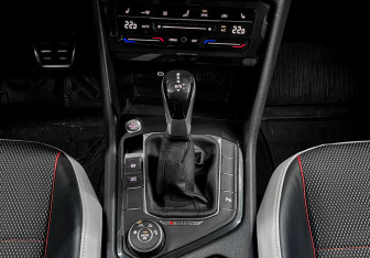Подержанный автомобиль Volkswagen Tiguan 2021 года (26 фото)