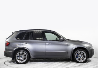 Подержанный автомобиль BMW X5 2010 года (4 фото)