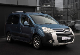 Подержанный автомобиль Citroen Berlingo 2010 года (3 фото)