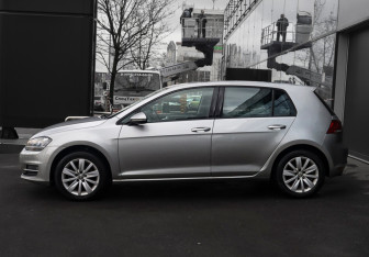 Подержанный автомобиль Volkswagen Golf Hatchback 2013 года (8 фото)