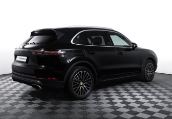 Подержанный автомобиль Porsche Cayenne 2018 года (5 фото)