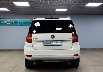Подержанный автомобиль Skoda Yeti 2013 года (6 фото)