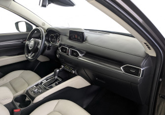 Подержанный автомобиль Mazda CX-5 2019 года (11 фото)