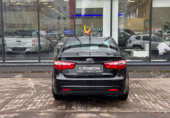 Подержанный автомобиль Kia Rio Sedan 2015 года (7 фото)