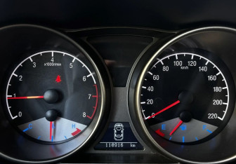 Подержанный автомобиль Geely Emgrand X7 2016 года (12 фото)