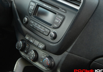 Подержанный автомобиль Kia Ceed Hatchback 2013 года (10 фото)
