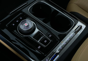 Подержанный автомобиль Kia Carnival 2021 года (21 фото)