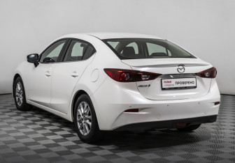 Подержанный автомобиль Mazda 3 Sedan 2014 года (7 фото)