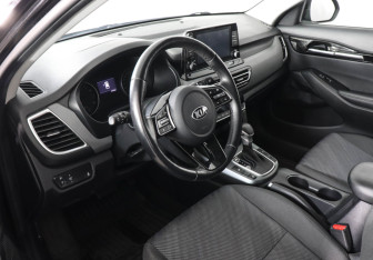 Подержанный автомобиль Kia Seltos 2020 года (9 фото)