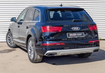 Подержанный автомобиль Audi Q7 2016 года (7 фото)