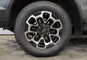 Подержанный автомобиль JAC T9 2024 года (18 фото)