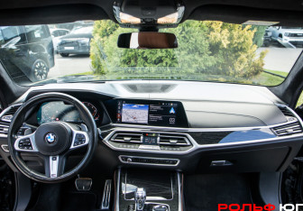 Подержанный автомобиль BMW X7 2019 года (10 фото)