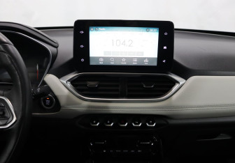 Подержанный автомобиль Chevrolet Captiva 2022 года (21 фото)