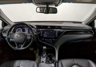 Подержанный автомобиль Toyota Camry Sedan 2019 года (25 фото)
