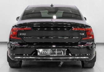 Подержанный автомобиль Volvo S90 2021 года (6 фото)