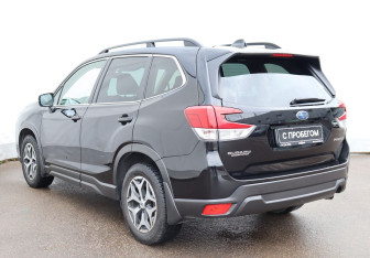 Подержанный автомобиль Subaru Forester Suv 2021 года (6 фото)