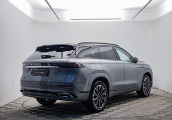 Подержанный автомобиль Jaecoo J8 2024 года (5 фото)