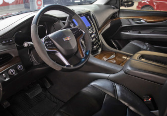 Подержанный автомобиль Cadillac Escalade Suv 2019 года (16 фото)