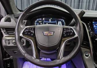 Подержанный автомобиль Cadillac Escalade Suv 2020 года (19 фото)