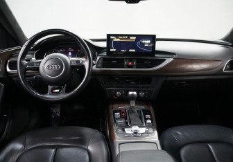 Подержанный автомобиль Audi A6 Sedan 2015 года (14 фото)
