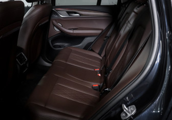 Подержанный автомобиль BMW X3 2022 года (12 фото)