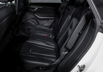 Подержанный автомобиль Audi Q8 2019 года (10 фото)