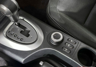 Подержанный автомобиль Nissan Qashqai 2012 года (18 фото)