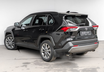Подержанный автомобиль Toyota RAV4 2020 года (7 фото)