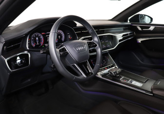 Подержанный автомобиль Audi A7 2018 года (13 фото)