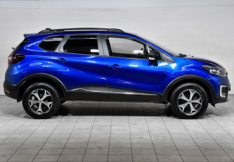 Подержанный автомобиль Renault Kaptur 2022 года (4 фото)