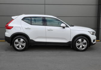 Подержанный автомобиль Volvo XC40 2019 года (4 фото)