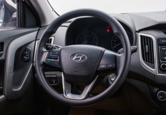 Подержанный автомобиль Hyundai Creta 2019 года (15 фото)