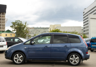 Подержанный автомобиль Ford C-MAX 2005 года (6 фото)