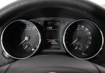 Подержанный автомобиль Skoda Yeti 2011 года (12 фото)