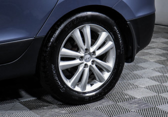Подержанный автомобиль Hyundai ix35 2012 года (15 фото)