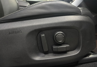 Подержанный автомобиль Land Rover Range Rover Evoque 2017 года (30 фото)