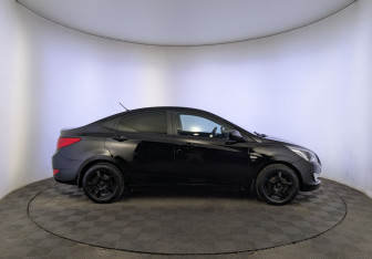 Подержанный автомобиль Hyundai Solaris Sedan 2015 года (4 фото)