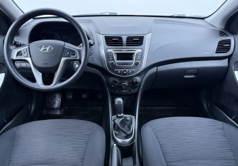 Подержанный автомобиль Hyundai Solaris Sedan 2014 года (12 фото)