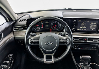 Подержанный автомобиль Kia K5 2021 года (22 фото)