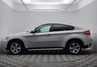 Подержанный автомобиль BMW X6 2012 года (8 фото)