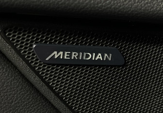 Подержанный автомобиль Jaguar XF Sedan 2019 года (16 фото)