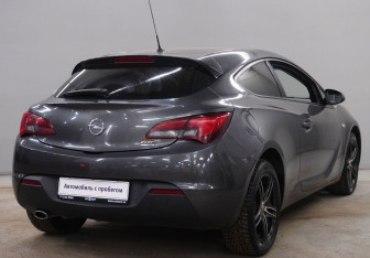 Подержанный автомобиль Opel Astra Hatchback 2012 года (7 фото)
