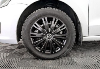 Подержанный автомобиль Volkswagen Polo Sedan 2019 года (18 фото)