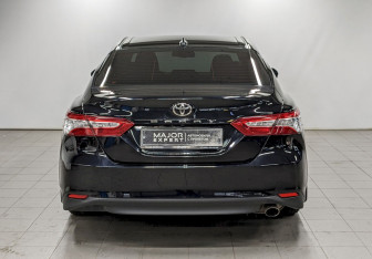 Подержанный автомобиль Toyota Camry Sedan 2021 года (6 фото)