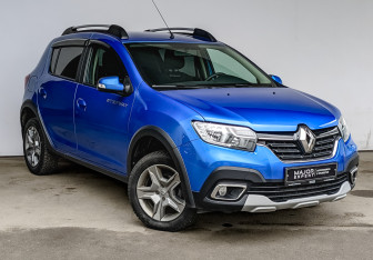 Подержанный автомобиль Renault Sandero 2021 года (3 фото)