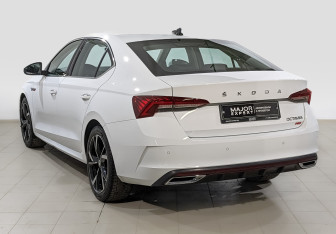 Подержанный автомобиль Skoda Octavia Liftback 2023 года (7 фото)