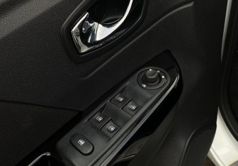 Подержанный автомобиль Renault Kaptur 2018 года (19 фото)