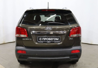 Подержанный автомобиль Kia Sorento 2009 года (5 фото)