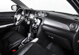 Подержанный автомобиль Suzuki Vitara 2017 года (10 фото)