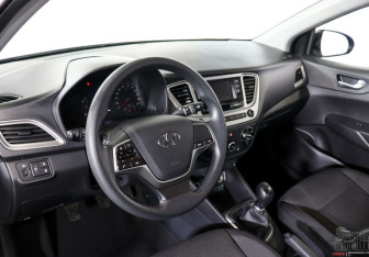 Подержанный автомобиль Hyundai Solaris Sedan 2020 года (10 фото)